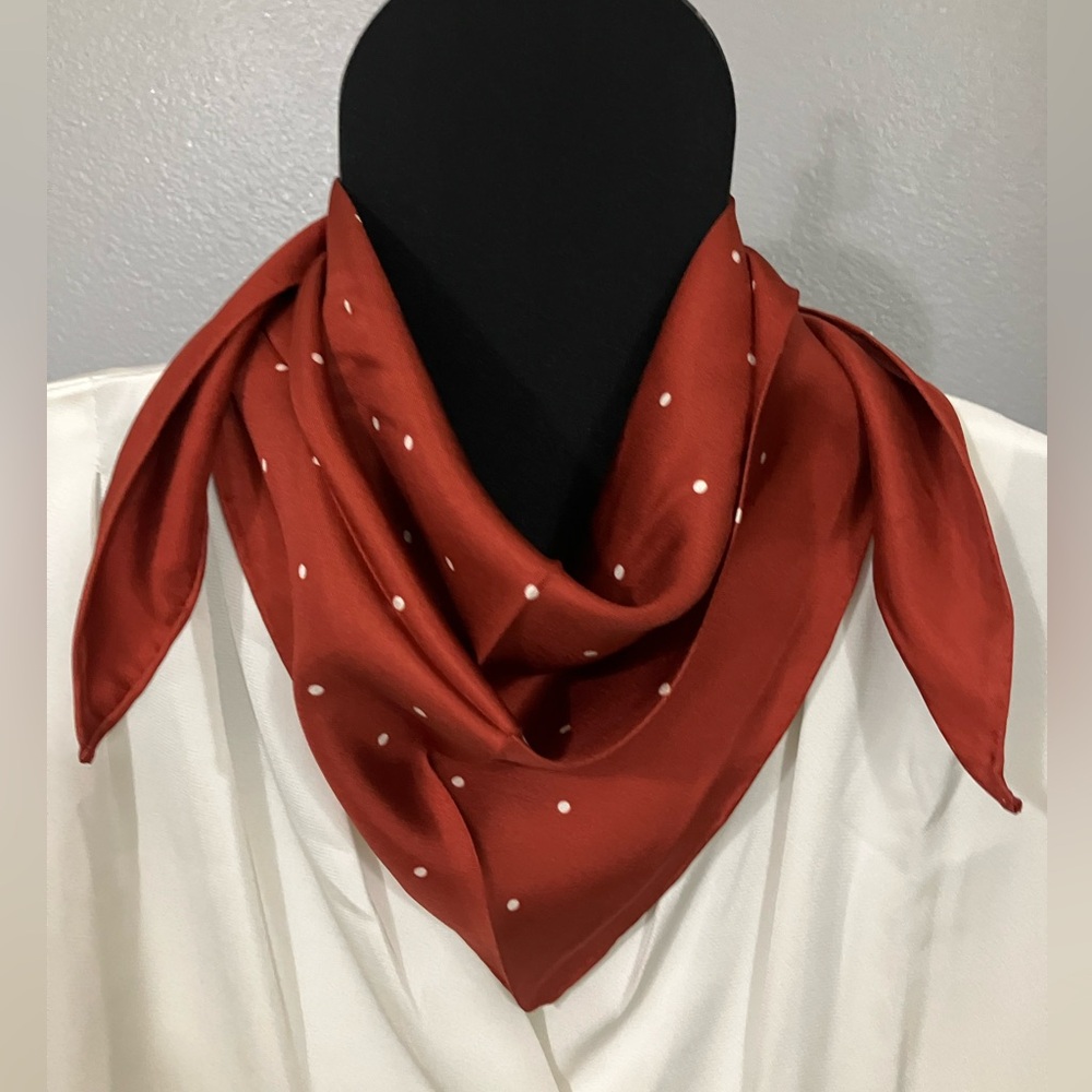 100% silk scarf triangle Loro Piana Deep Bordeaux/White Pois